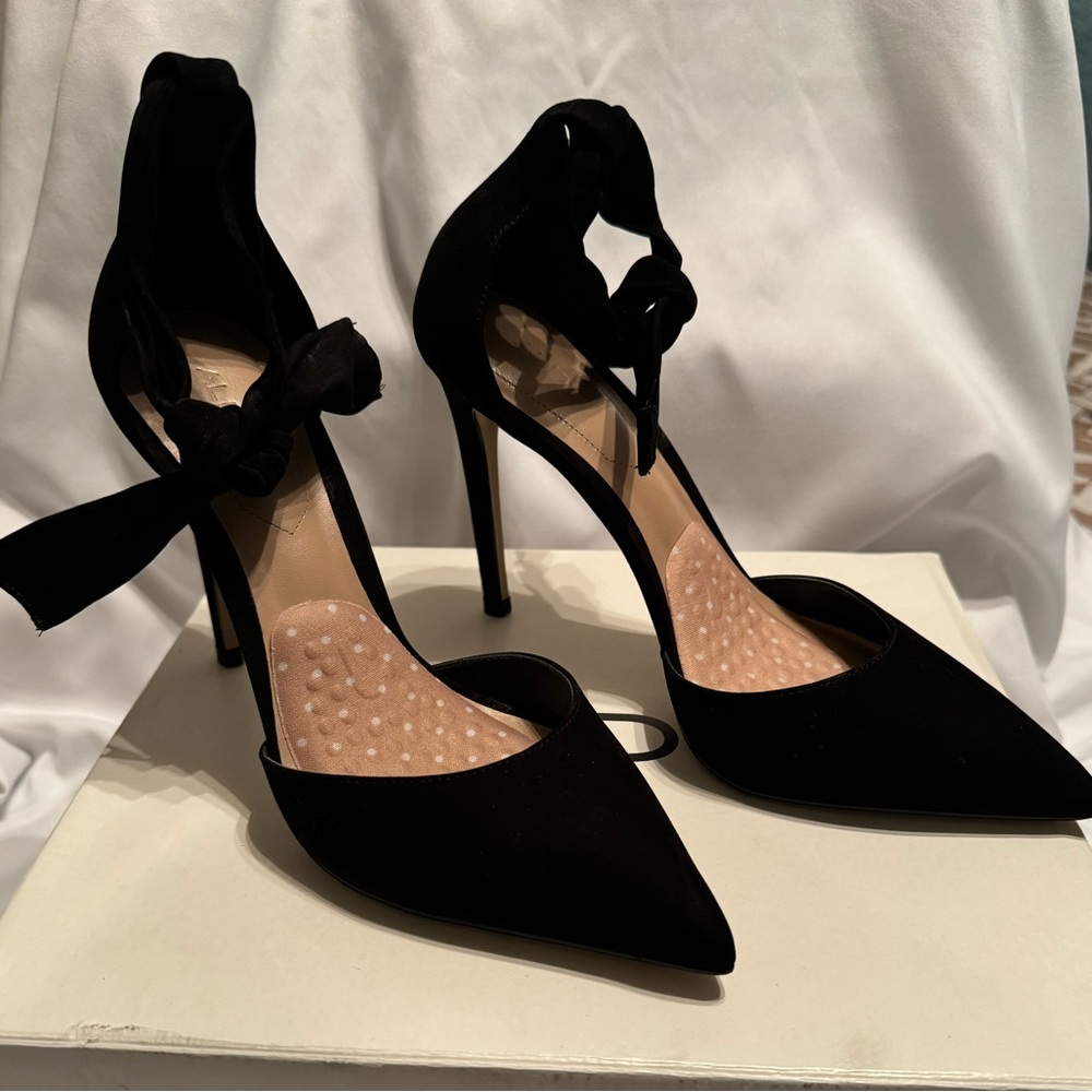 Black Suede ankle tie 4” heels by Aldo - Picture 6 of 7